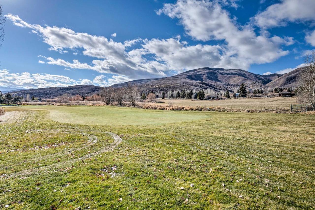 Large, Cozy Midway Studio With Mountain Views! Buitenkant foto
